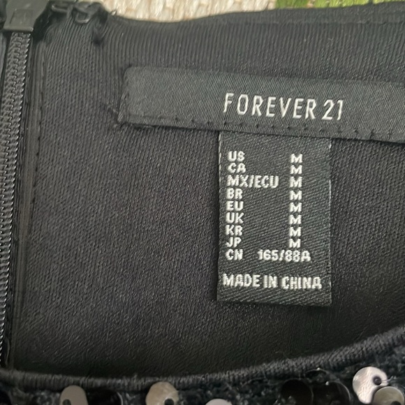 Black dress - Picture 2 of 4